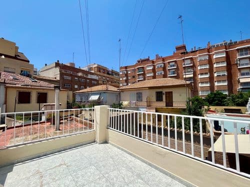 Casa de 5 habitaciones  en Valencia